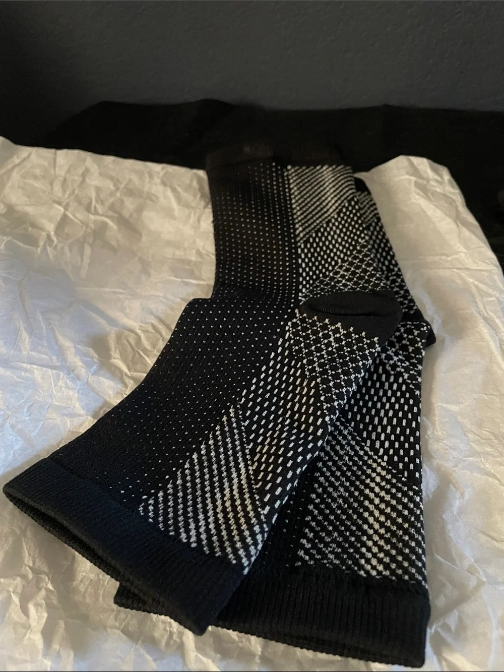 Black & White Geometric compression socks with open toes